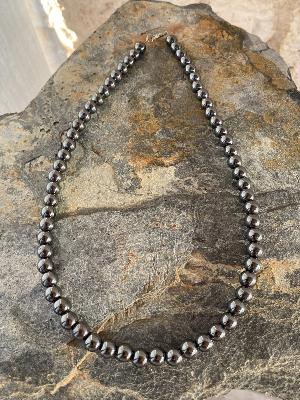 Collier Hematite