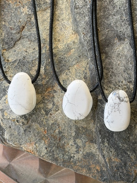 Collier Pendentif Howlite