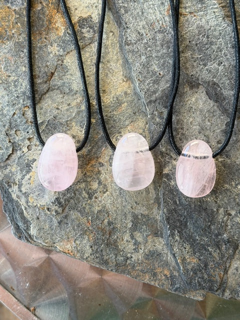 Collier Pendentif Quartz Rose