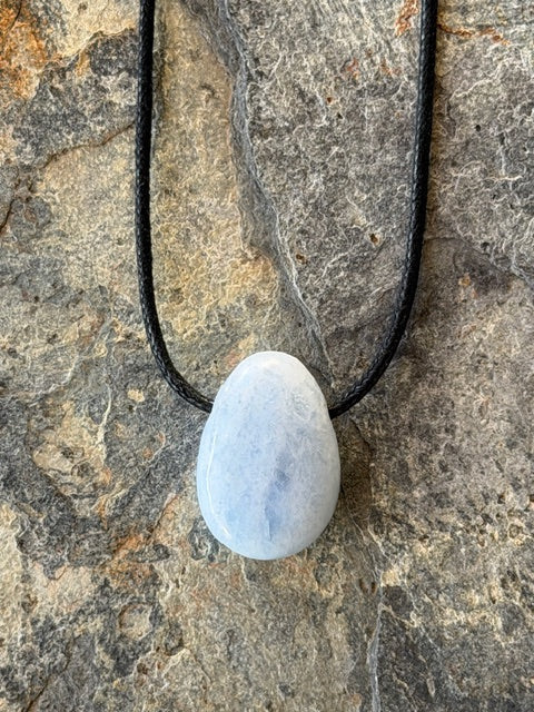 Collier Pendentif Calcite Bleue