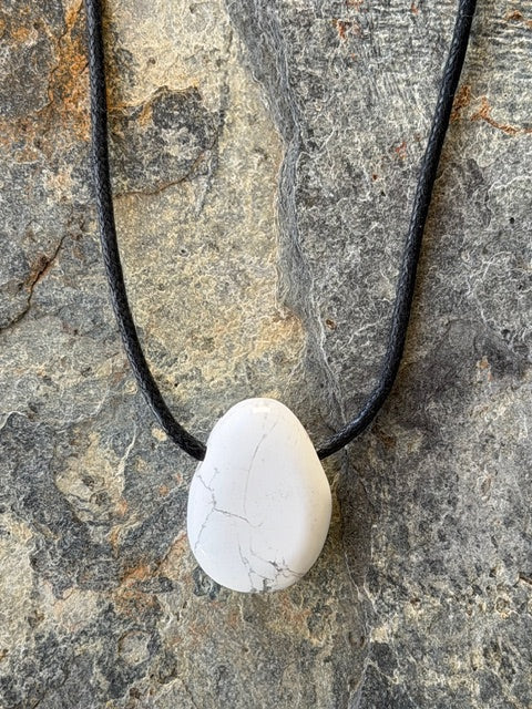 Collier Pendentif Howlite